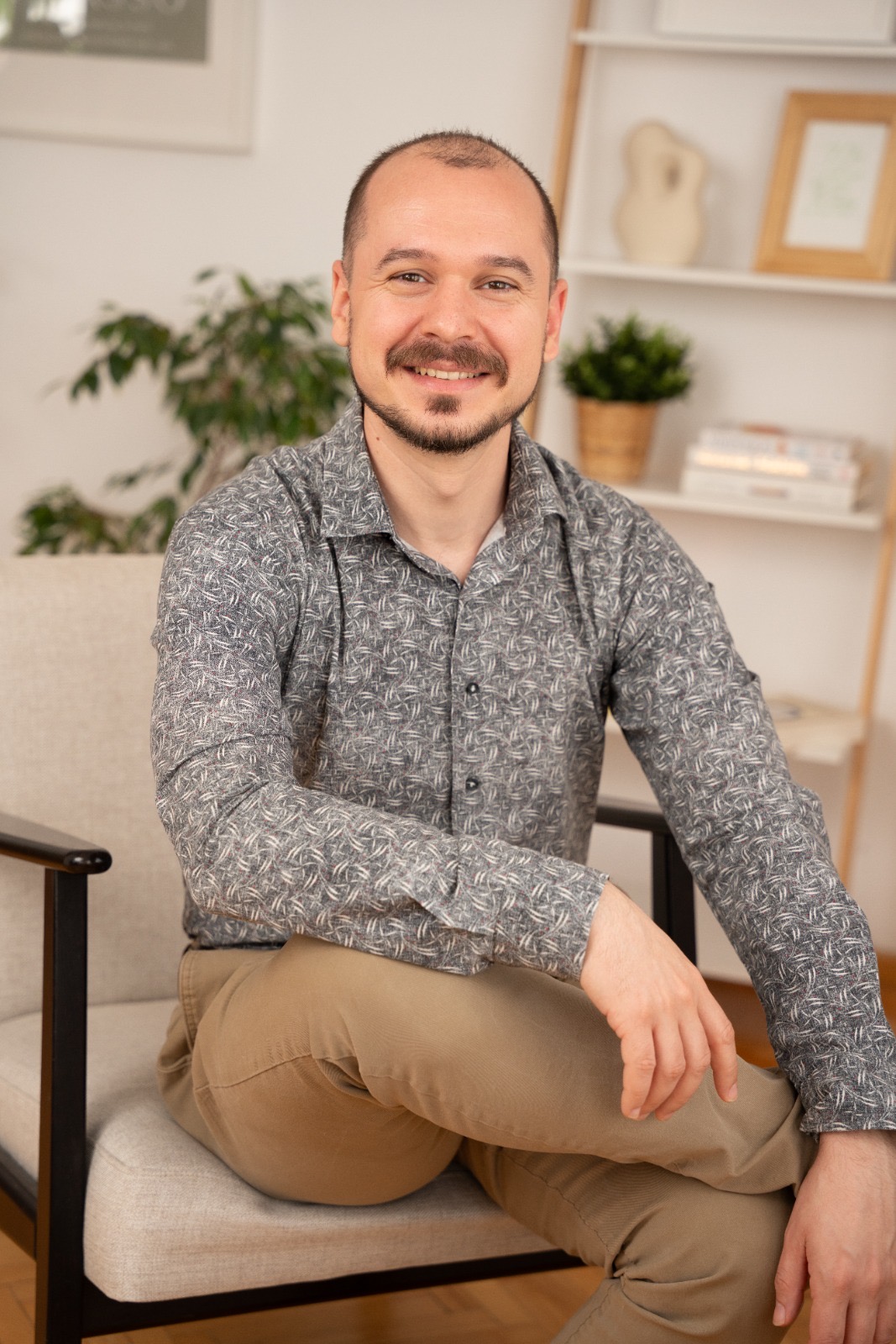 Adrian Miu